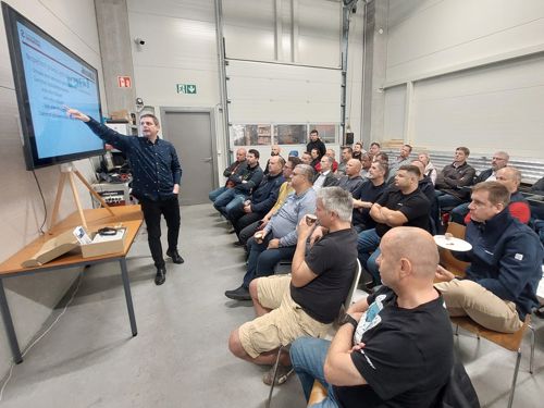 Školení a zkoušky